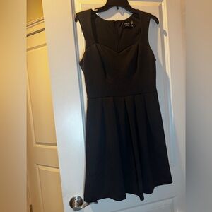 Guess Elegant Black Sleeveless Mini Dress
